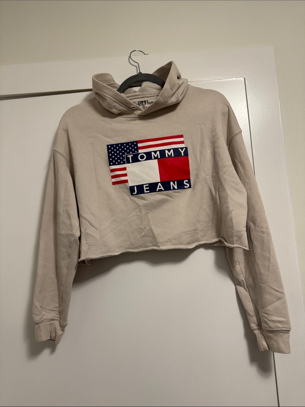 Tommy Hilfiger Beige Cropped Hoodie with Flag Patch Sweatshirt Size Small
